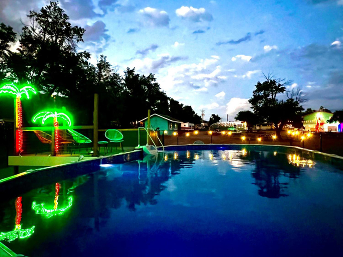 Sport & Beauty 2, Starlite Vintage Resort, Fremont