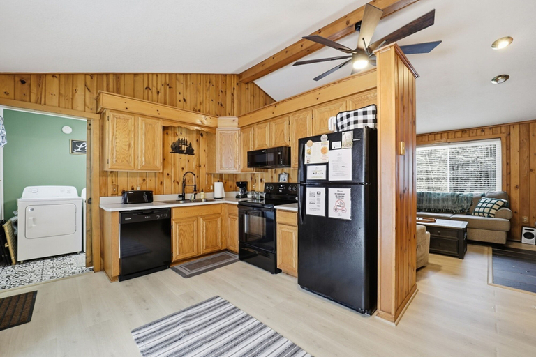 Private kitchen 4, Lewiston Landing: Cozy Lake Access Getaway 3 Bedroom Home, Oscoda