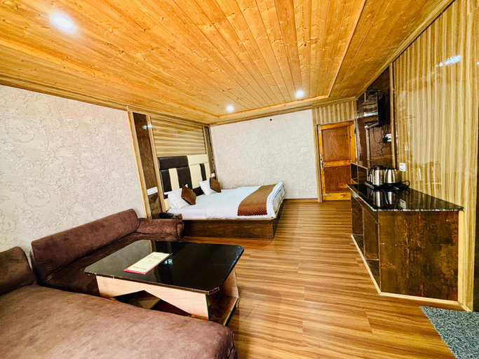 Others 3, Hotel Patnitop, Doda