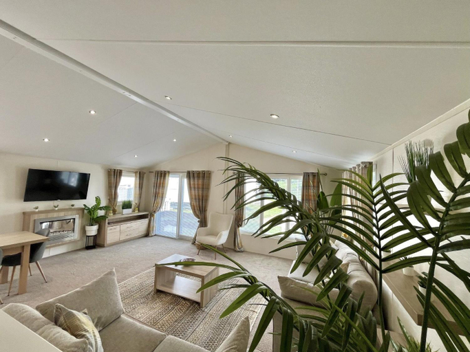 Facilities, 2 Bed Caravan - Sleeps 6 - Pets - Pool - Parking, Cornwall