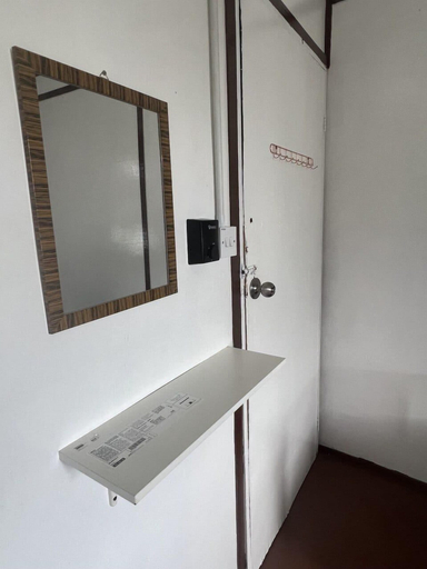 Bathroom, Scuba Buddy Mabul