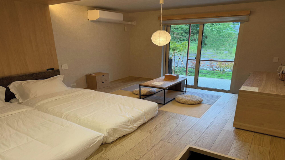 Room 4, LANSHAN HOTEL, Naganuma