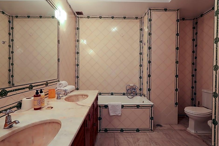 Bathroom 3, Casa Oliver Boutique B&B - Principe Real, Lisbon