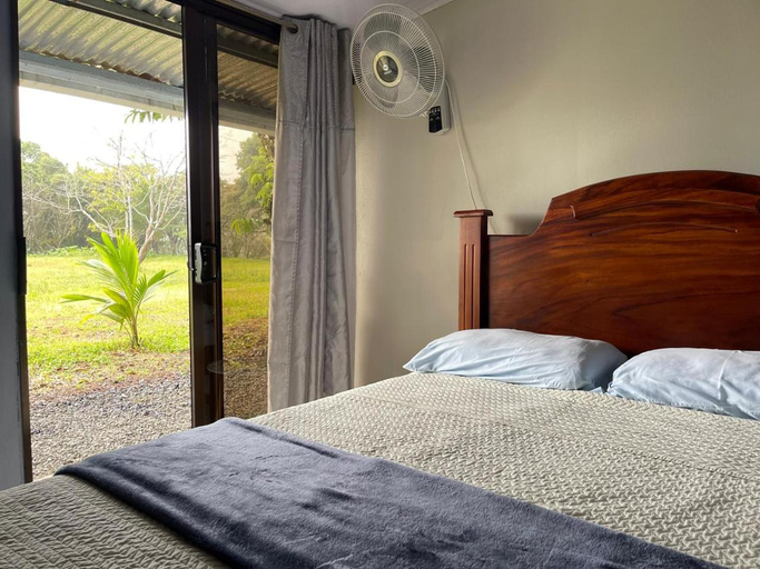 Bedroom 2, Hotel Loma Vista, Tilarán