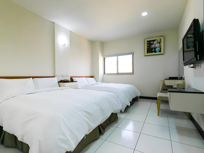 Bedroom 3, E Moon Hotel, Taichung