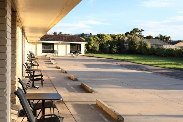 Others 5, Albatross Motor Inn, E. Gippsland - Bairnsdale