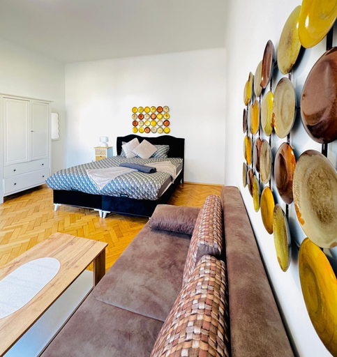 Room 4, Comfortable 1BR Lounge Westbahnhof, Wien