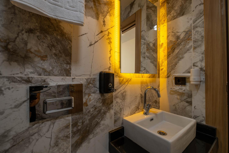 Bathroom 3, HOPEFULL HOTEL, Fatih