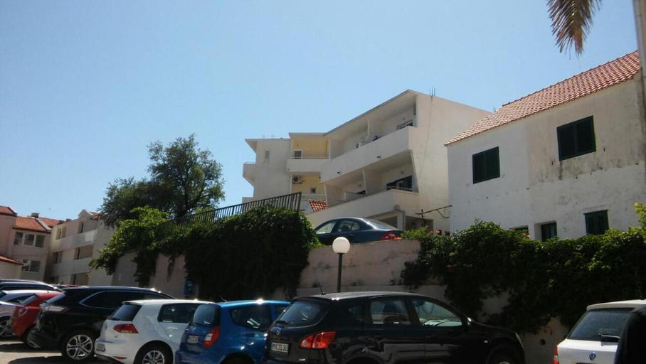 Exterior view 3, Apartments Mesec, Podgora