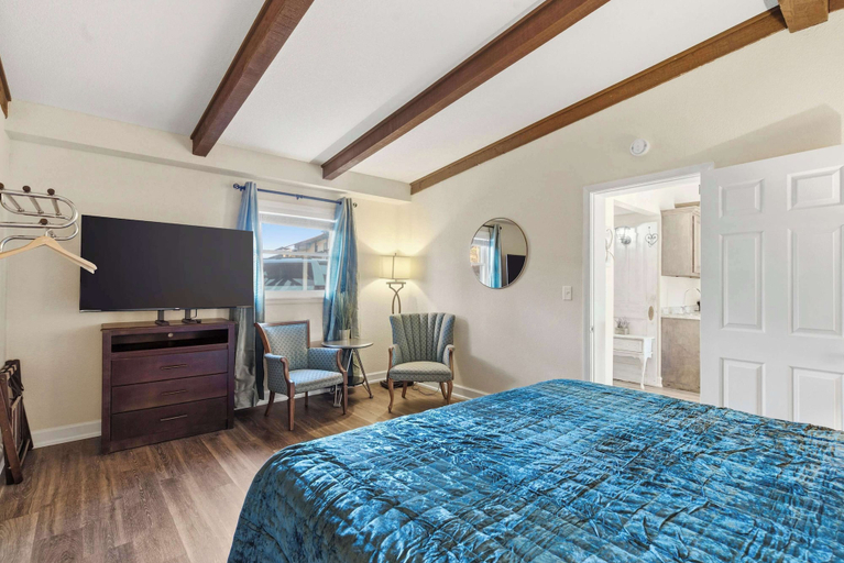 Room 3, Lakin it Easy! Condo for 2, Stone