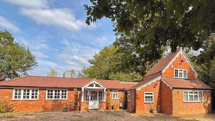 Exterior, Elm Cottage & The Old Stable, Buckinghamshire