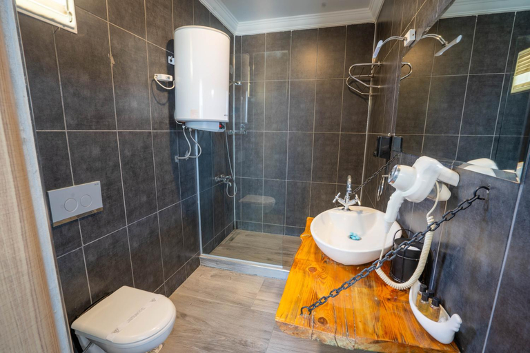 Bathroom 4, SİMLARDA AQUAPARK OTEL, Ayvalık