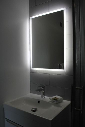 Bathroom 4, The Five Pilchards Inn, Cornwall