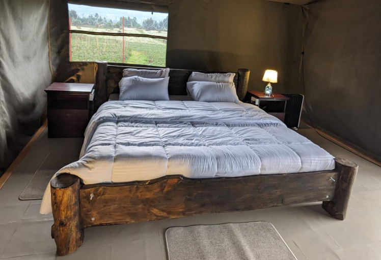 Bedroom, Under Volcanoes View Guest House, Musanze