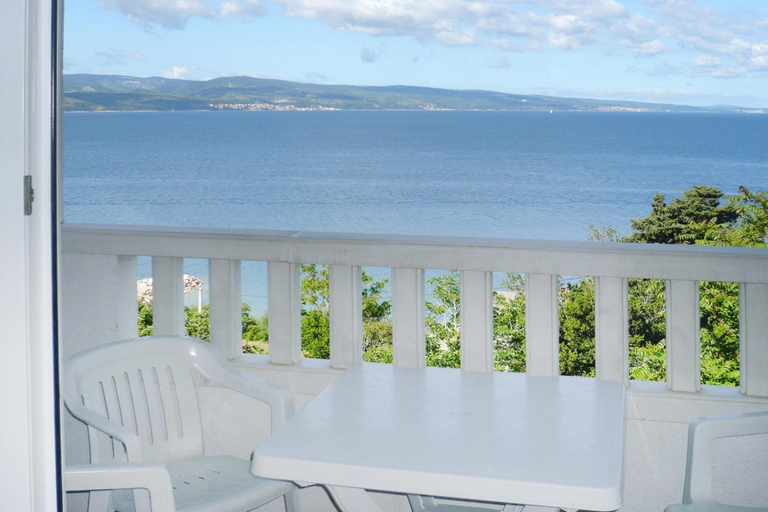 2, Villa in Nemira with Sea Views and Hiking, Omiš