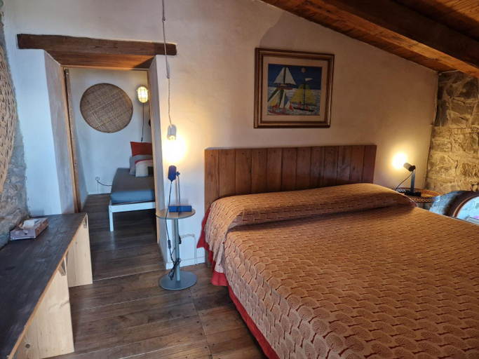 Bedroom, UWA Refuge organic Vineyard 5terre UNESCO, La Spezia