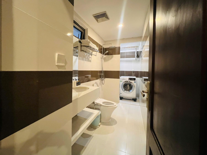 Bathroom, Lumis Tourane Hotel, Da Nang