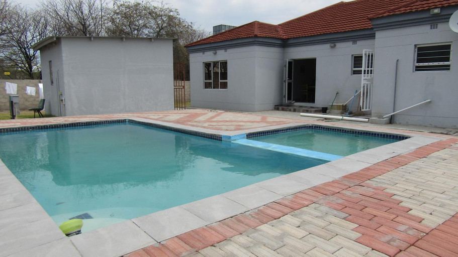Sport & Beauty 4, Lilly Petals Guest House, Ngamiland East
