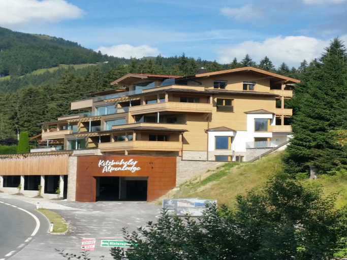 Exterior view 4, Kitzb heler Alpenlodge Top A6 with private panoramic sauna, Zell am See