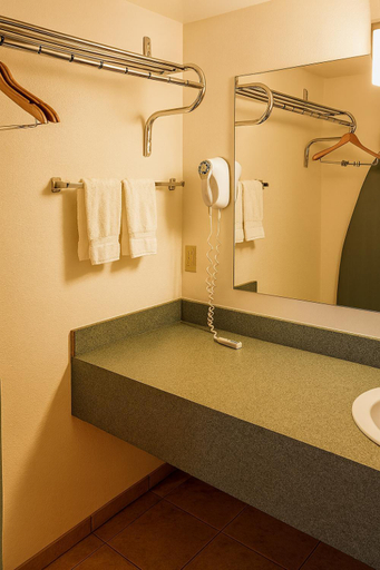 Bathroom 2, MHO Hotel Dover, Kent