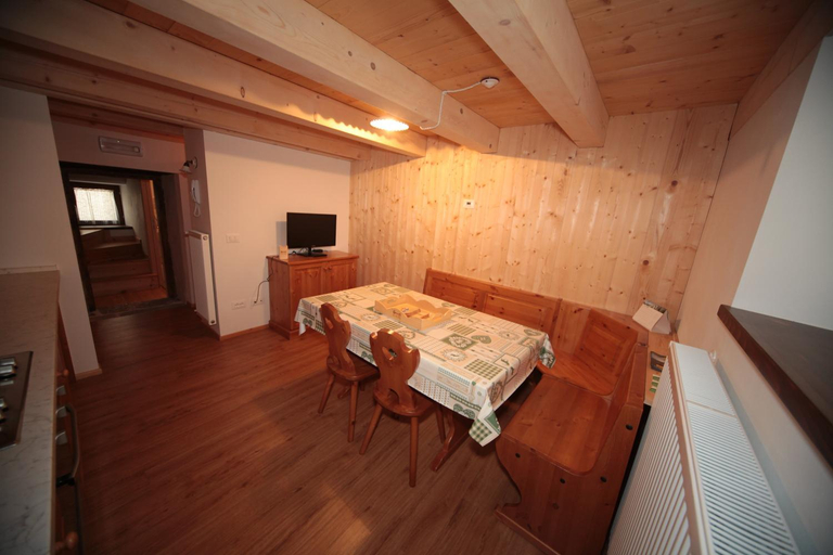 Bedroom, Albergo Diffuso Valcellina e Val Vajont in Erto, Pordenone