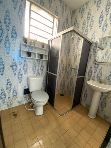 Shower 5, Açaizeiro Hostel, Belém