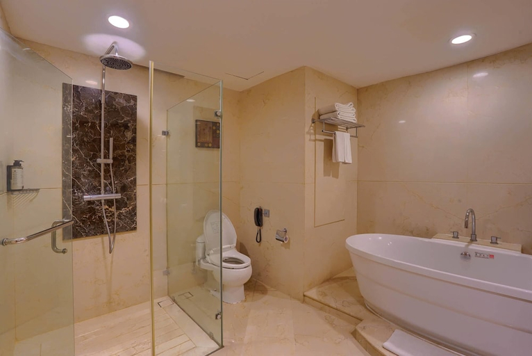 bathroom 9