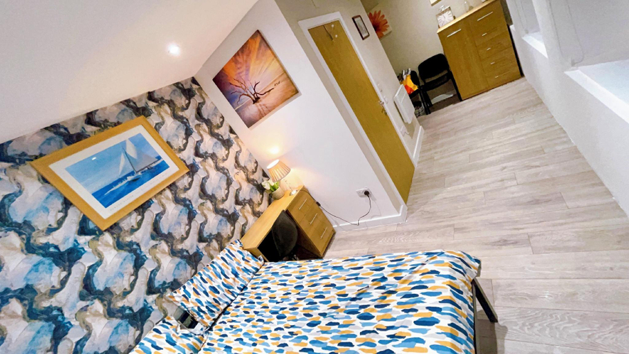 3, Room in Studio - One Studio Bradford City Center, Bradford