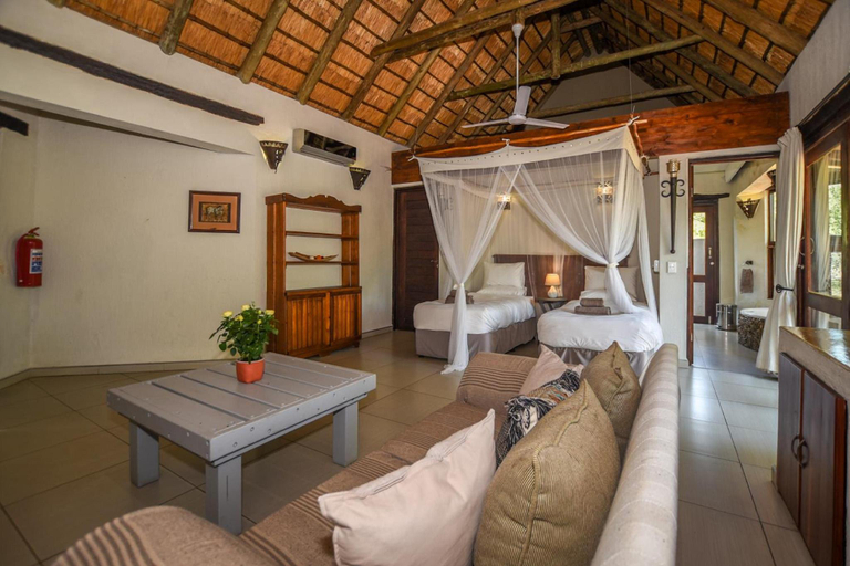 Bedroom 2, Leopard's Lair Bush Lodge, Mopani