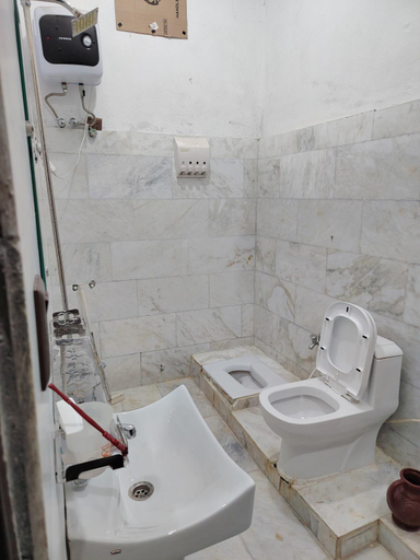 Bathroom, Ihram Hotel And Restaurant, Malakand