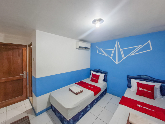 Bedroom 2, RedDoorz Plus @ Sisingamangaraja Prawirotaman Yogyakarta, Yogyakarta