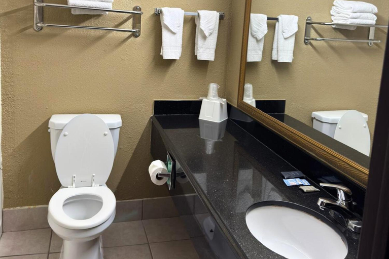 Bathroom 4, Coratel Inn & Suites by Jasper Santa Fe OKC, Oklahoma