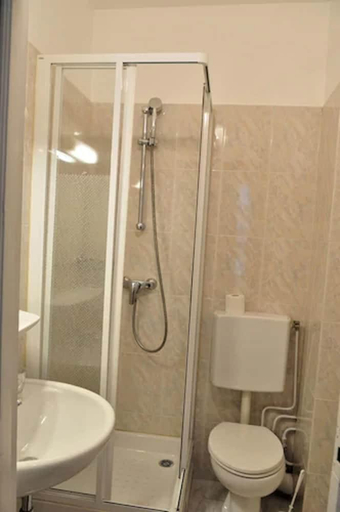 Bathroom 3, Hotel Verlaine, Paris