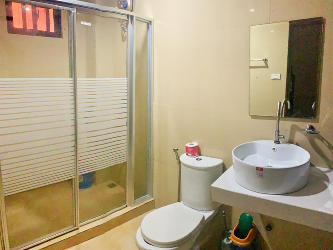 Bathroom 3, Villa Monica Hotel, Puerto Galera