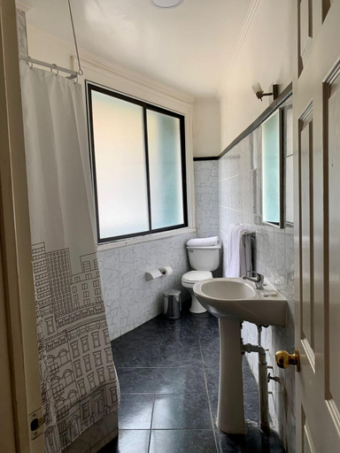 Bathroom 2, Hostal Dinamarca, Valparaíso