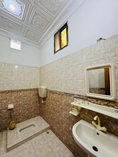 Bathroom 3, Comfort Rezidor Guest House Sukkur, Sukkur