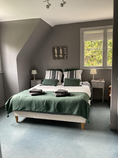 Bedroom 4, Les Glycines, Nord