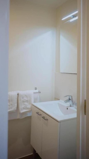 Bathroom, Hôtel Vauban, Seine-Saint-Denis