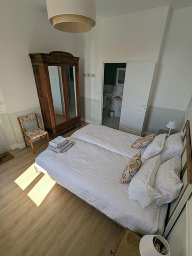 Others 3, La Maison Cornon, Oise