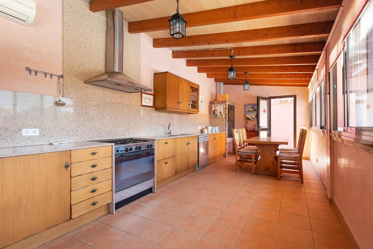 Others 3, Villa Gosp Torres Large Private Pool, WiFi, Baleares