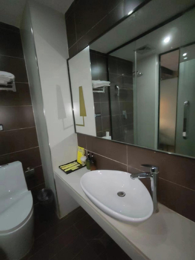 Bathroom, IU Hotels·Bazhou walking street, Langfang