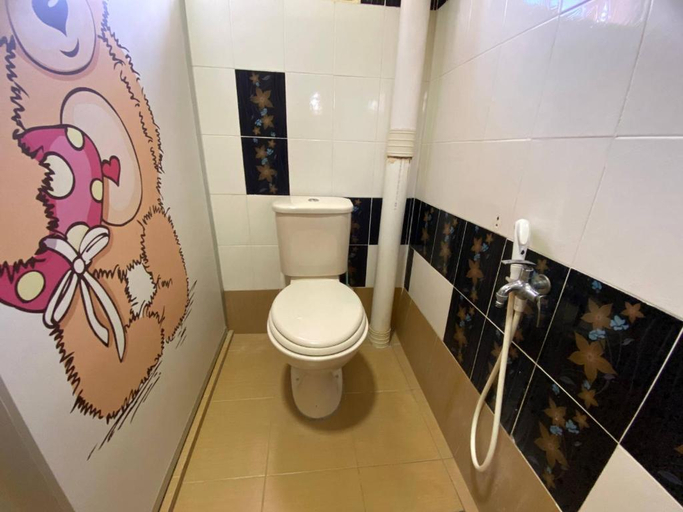 Bathroom 5, Eden Residence Bukit Beruang by Jeffery Lam Home Management, Malacca City