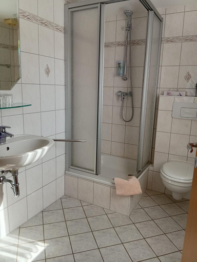 Bathroom 3, Zum Unstrut Radler, Eichsfeld