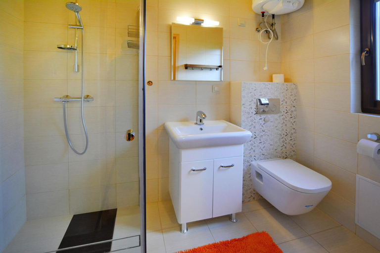 Bathroom, Holiday homes close to the beach, pool, sauna, Kołobrzeg