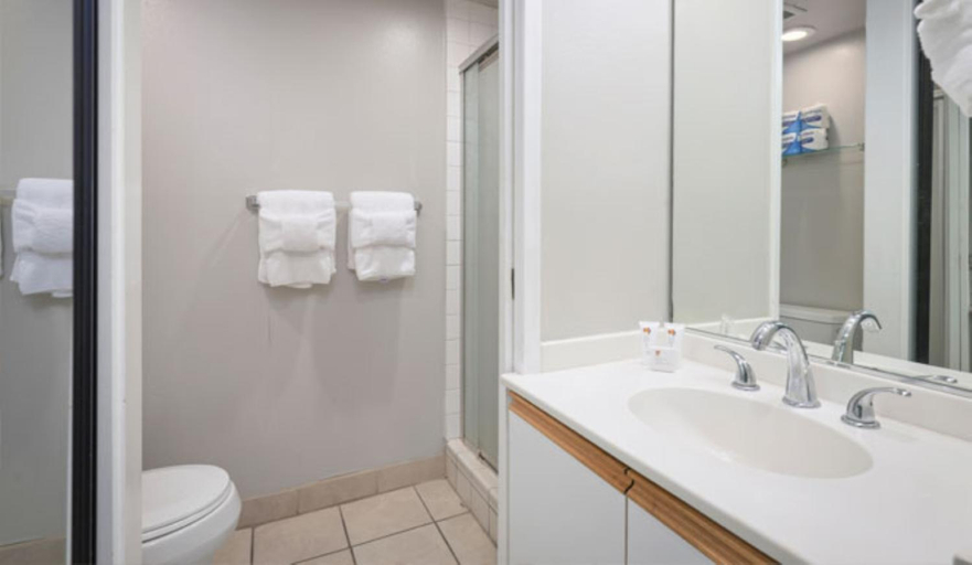 Bathroom, Kona Islander, Hawaii