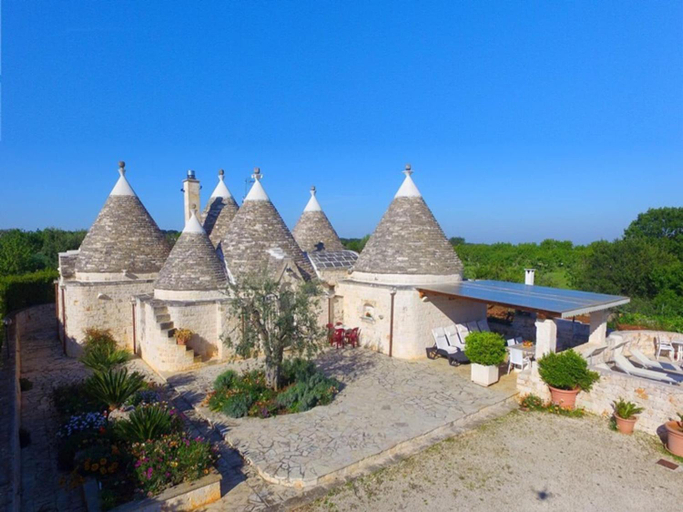 Others 3, Trulli in Valle dItra with Pool and Views, Brindisi