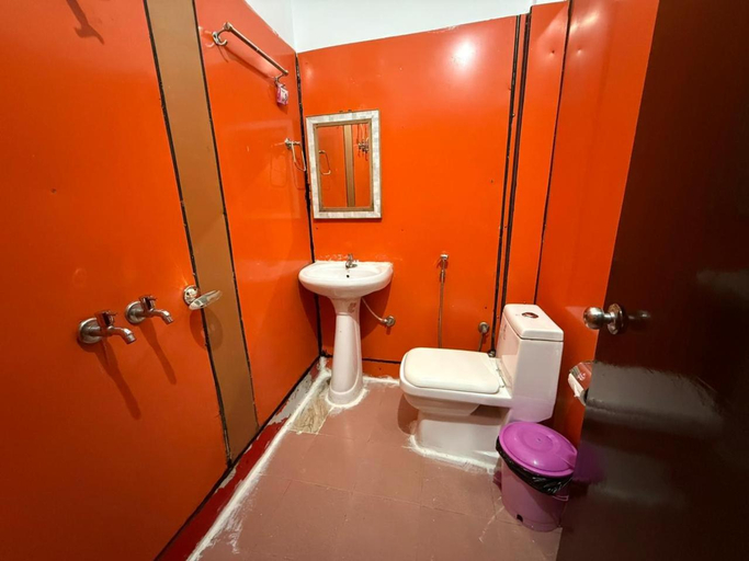 Bathroom 4, Hotel Sunrise Inn /& Restaurant Kanatal, Tehri Garhwal