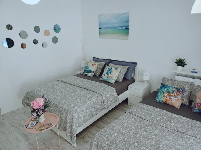 Others 4, Saturn ROOMS, Mangalia
