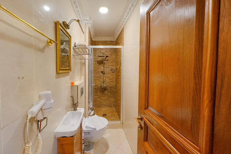 Bathroom 4, Bey port hotel, Beyoğlu