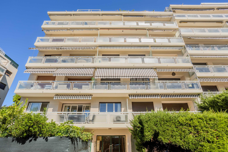 3, Bright, A/C apartment with sea view - Antibes, Alpes-Maritimes